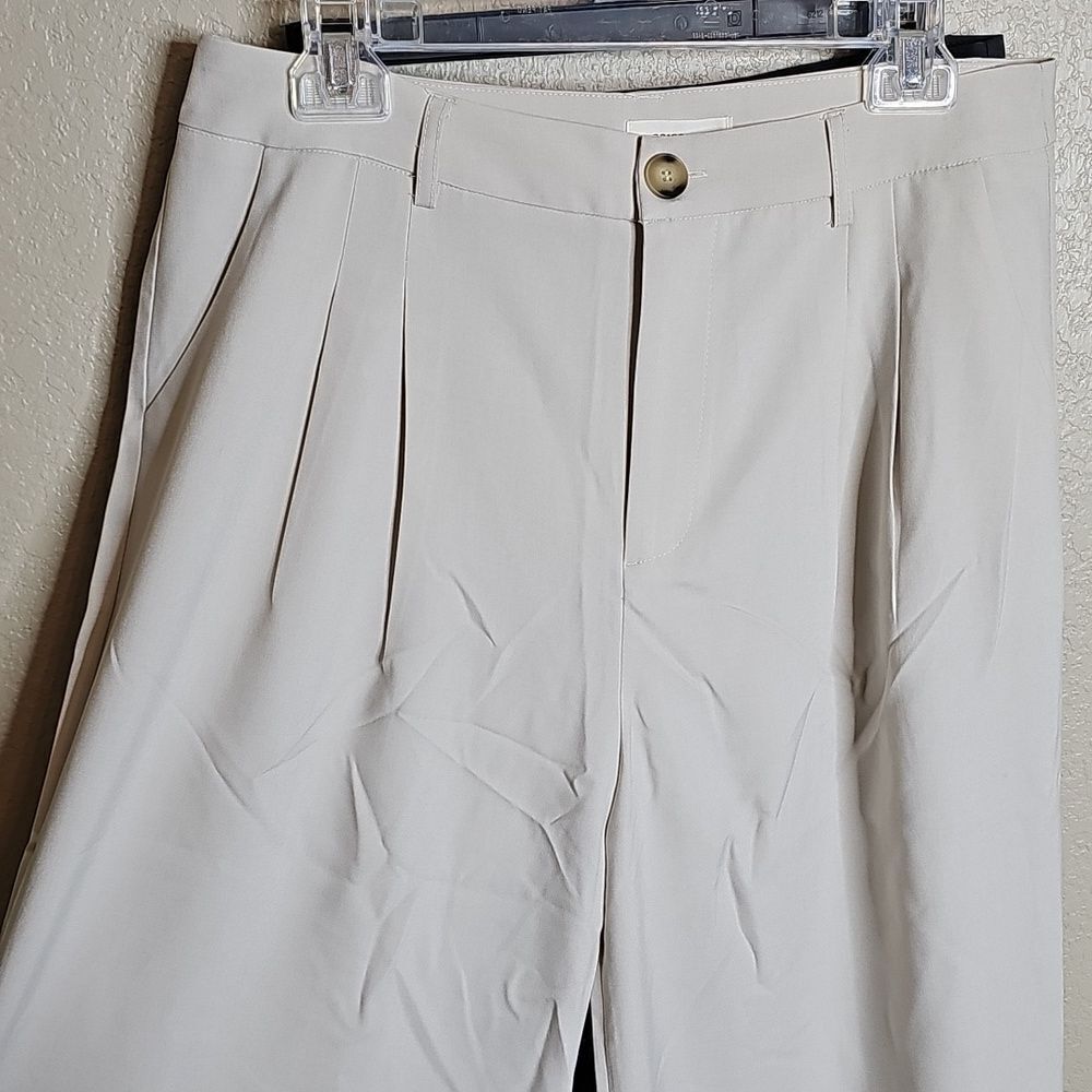 NWT ee:some Pleated Dress Pants with Straight Leg , Gray Or Light Khaki - Picture 3 of 7